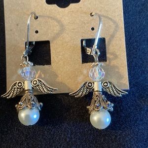 Angel pearls earrings